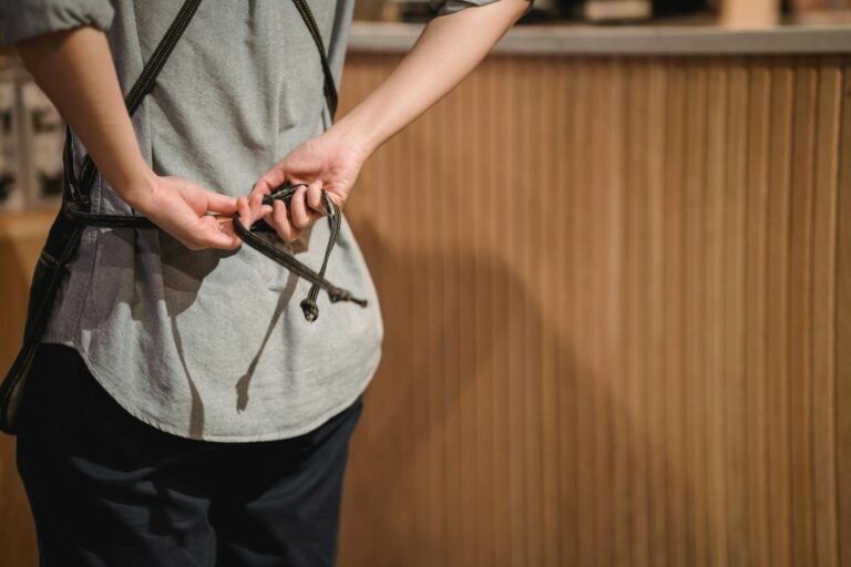 pexels-mizunokozuki-13735835